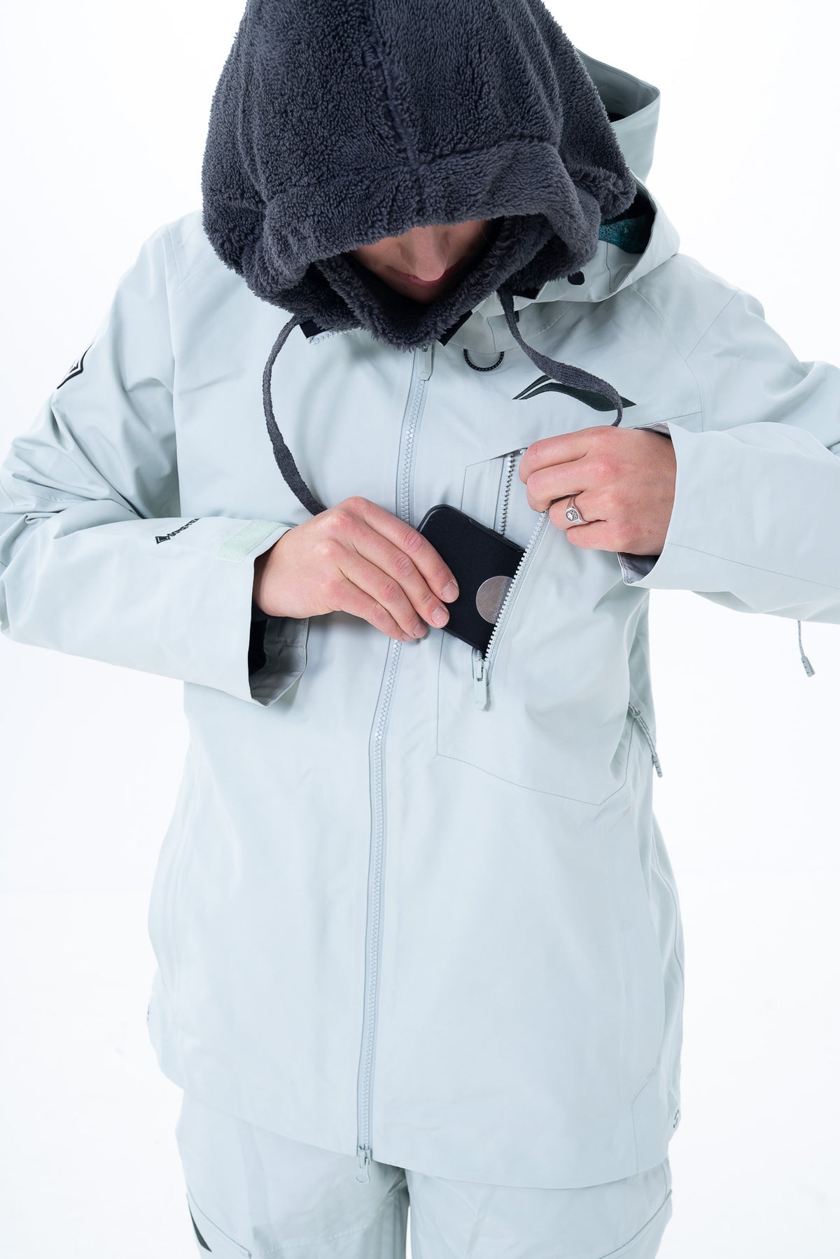 2L GORE-TEX JACKET - WOMEN'S